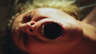 Молодая блондинка трахается со своим бойфрендом