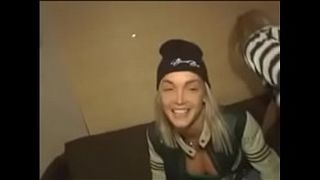 В нарезке зрелых и молодых девушек имеет во все дырочки до оргазма