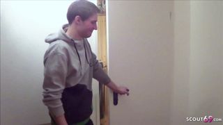 Пасынок отъебал сисястую мачеху и её зрелую подругу и отлизал им мокрые киски